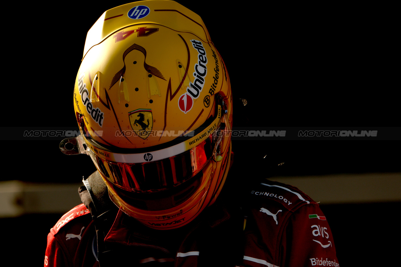 GP CINA, Lewis Hamilton (GBR) Ferrari SF-25 in qualifying parc ferme.

22.03.2025. Formula 1 World Championship, Rd 2, Chinese Grand Prix, Shanghai, China, Sprint e Qualifiche Day.

 - www.xpbimages.com, EMail: requests@xpbimages.com © Copyright: Coates / XPB Images