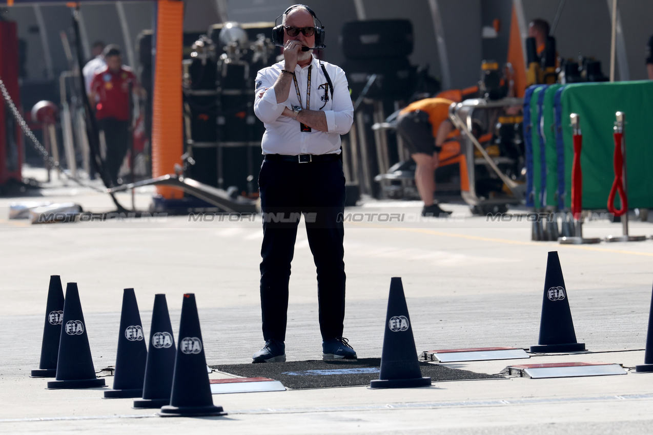 GP CINA, The FIA weighbridge in the pits.

22.03.2025. Formula 1 World Championship, Rd 2, Chinese Grand Prix, Shanghai, China, Sprint e Qualifiche Day.

 - www.xpbimages.com, EMail: requests@xpbimages.com © Copyright: Coates / XPB Images