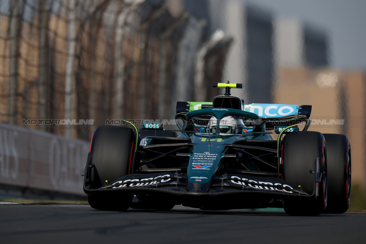 GP CINA, Fernando Alonso (ESP) Aston Martin F1 Team AMR25.

22.03.2025. Formula 1 World Championship, Rd 2, Chinese Grand Prix, Shanghai, China, Sprint e Qualifiche Day.

 - www.xpbimages.com, EMail: requests@xpbimages.com © Copyright: Coates / XPB Images
