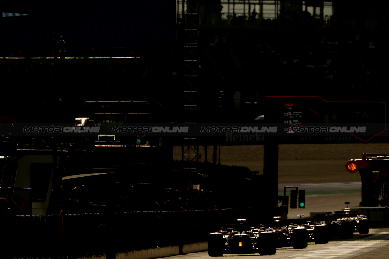 GP CINA, Cars at the end of the pit lane.

22.03.2025. Formula 1 World Championship, Rd 2, Chinese Grand Prix, Shanghai, China, Sprint e Qualifiche Day.

 - www.xpbimages.com, EMail: requests@xpbimages.com © Copyright: Coates / XPB Images
