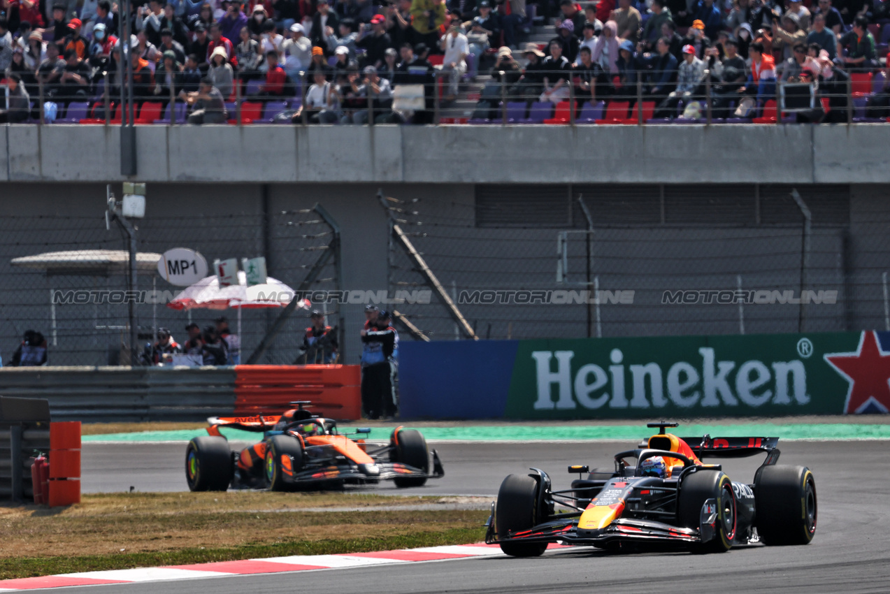 GP CINA, Max Verstappen (NLD) Red Bull Racing RB21.

22.03.2025. Formula 1 World Championship, Rd 2, Chinese Grand Prix, Shanghai, China, Sprint e Qualifiche Day.

- www.xpbimages.com, EMail: requests@xpbimages.com © Copyright: Batchelor / XPB Images