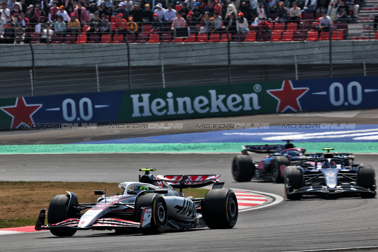GP CINA, Oliver Bearman (GBR) Haas VF-25.

22.03.2025. Formula 1 World Championship, Rd 2, Chinese Grand Prix, Shanghai, China, Sprint e Qualifiche Day.

- www.xpbimages.com, EMail: requests@xpbimages.com © Copyright: Batchelor / XPB Images
