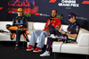 GP CINA, (L to R): Oscar Piastri (AUS) McLaren; Lewis Hamilton (GBR) Ferrari; e Max Verstappen (NLD) Red Bull Racing, in the FIA Press Conference.

22.03.2025. Formula 1 World Championship, Rd 2, Chinese Grand Prix, Shanghai, China, Sprint e Qualifiche Day.

- www.xpbimages.com, EMail: requests@xpbimages.com © Copyright: Moy / XPB Images