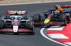 GP CINA, Oliver Bearman (GBR), Haas F1 Team e Liam Lawson (NZL), Red Bull Racing 
22.03.2025. Formula 1 World Championship, Rd 2, Chinese Grand Prix, Shanghai, China, Sprint e Qualifiche Day.
- www.xpbimages.com, EMail: requests@xpbimages.com © Copyright: Charniaux / XPB Images