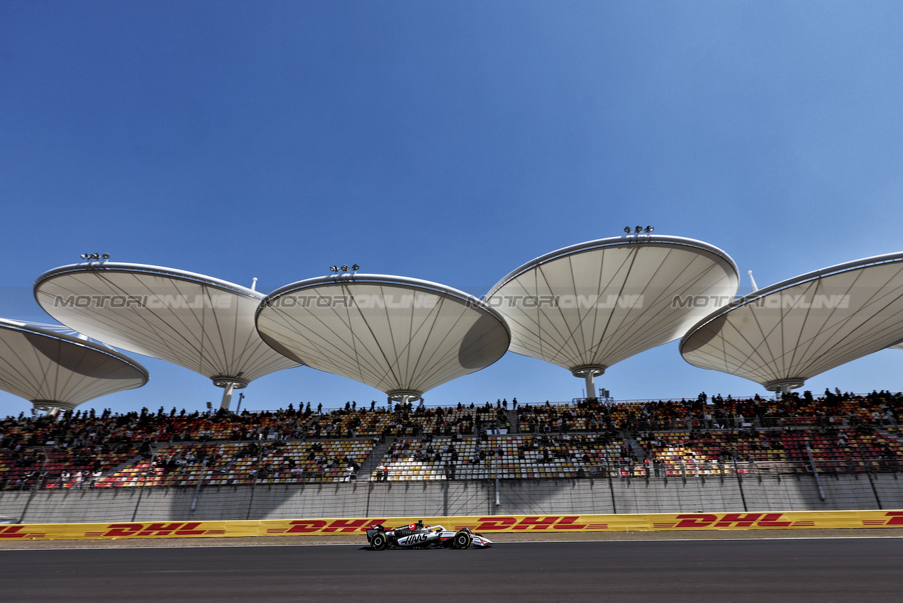 GP CINA, Esteban Ocon (FRA) Haas VF-25.

21.03.2025. Formula 1 World Championship, Rd 2, Chinese Grand Prix, Shanghai, China, Sprint Qualifiche Day.

- www.xpbimages.com, EMail: requests@xpbimages.com © Copyright: Moy / XPB Images