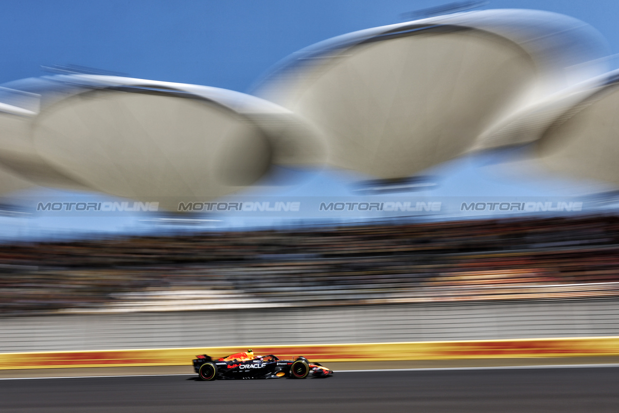 GP CINA, Liam Lawson (NZL) Red Bull Racing RB21.

21.03.2025. Formula 1 World Championship, Rd 2, Chinese Grand Prix, Shanghai, China, Sprint Qualifiche Day.

- www.xpbimages.com, EMail: requests@xpbimages.com © Copyright: Moy / XPB Images