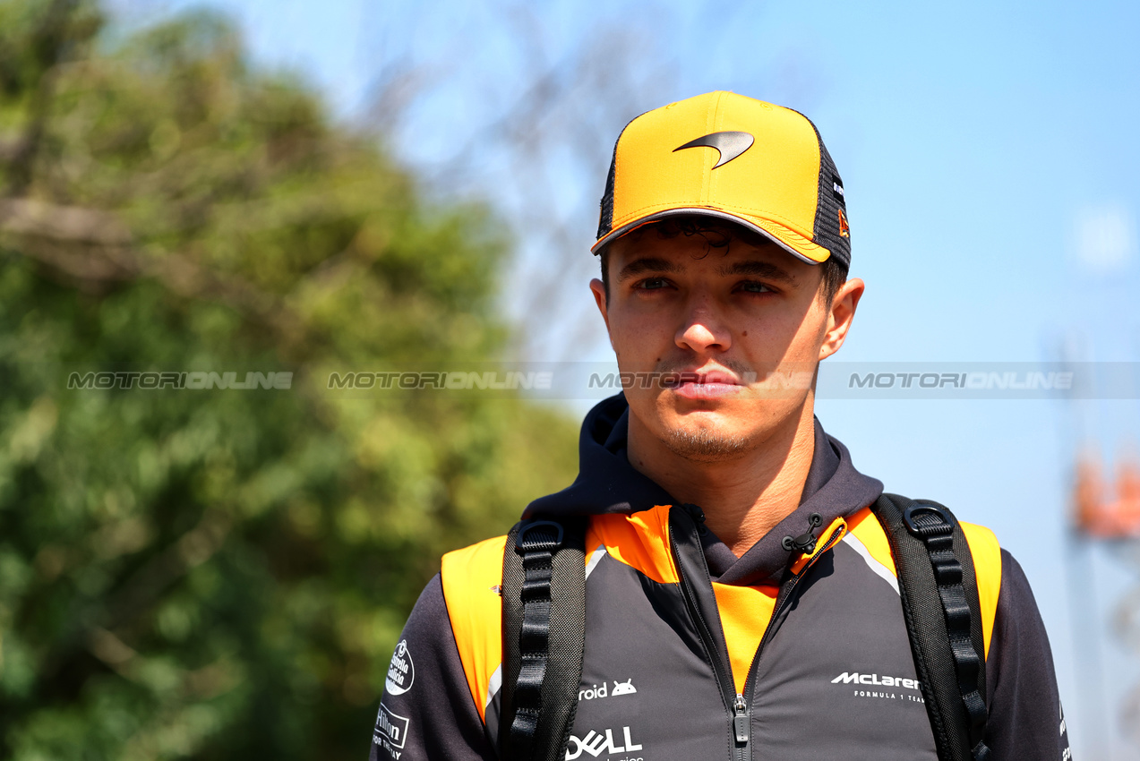 GP CINA, Lando Norris (GBR) McLaren.

21.03.2025. Formula 1 World Championship, Rd 2, Chinese Grand Prix, Shanghai, China, Sprint Qualifiche Day.

- www.xpbimages.com, EMail: requests@xpbimages.com © Copyright: Batchelor / XPB Images