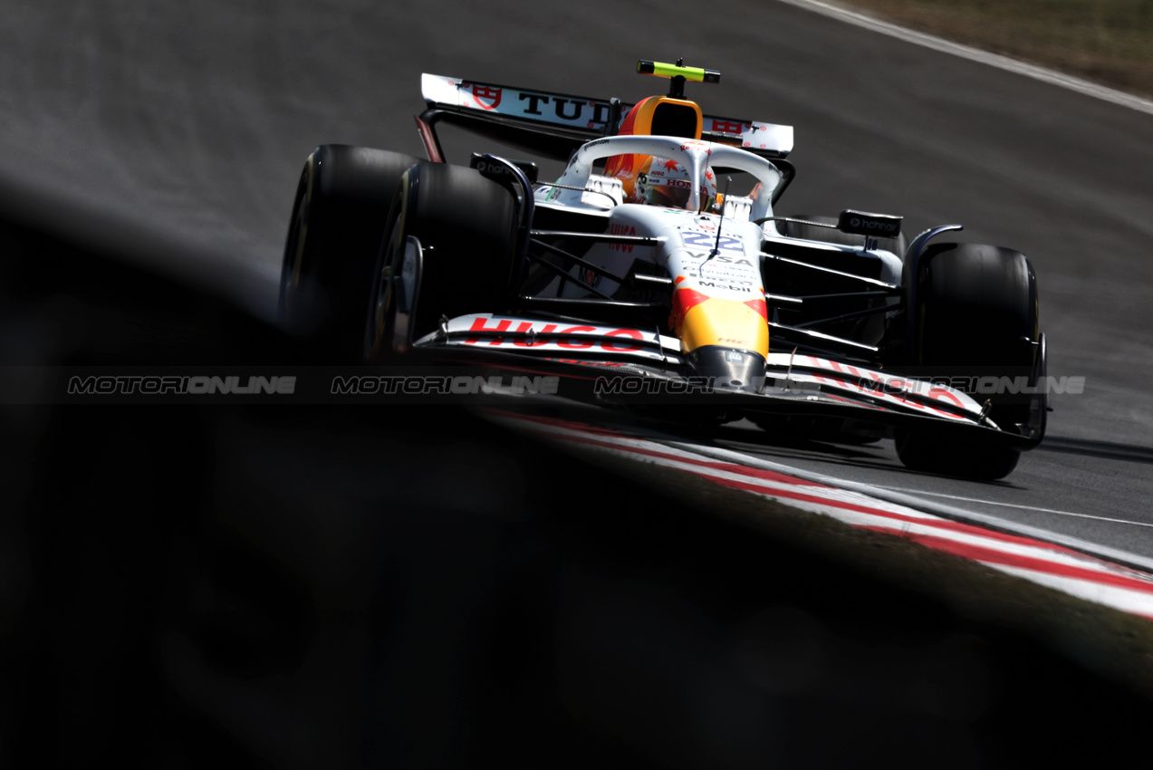 GP CINA, Yuki Tsunoda (JPN) Racing Bulls VCARB 02.

21.03.2025. Formula 1 World Championship, Rd 2, Chinese Grand Prix, Shanghai, China, Sprint Qualifiche Day.

- www.xpbimages.com, EMail: requests@xpbimages.com © Copyright: Moy / XPB Images