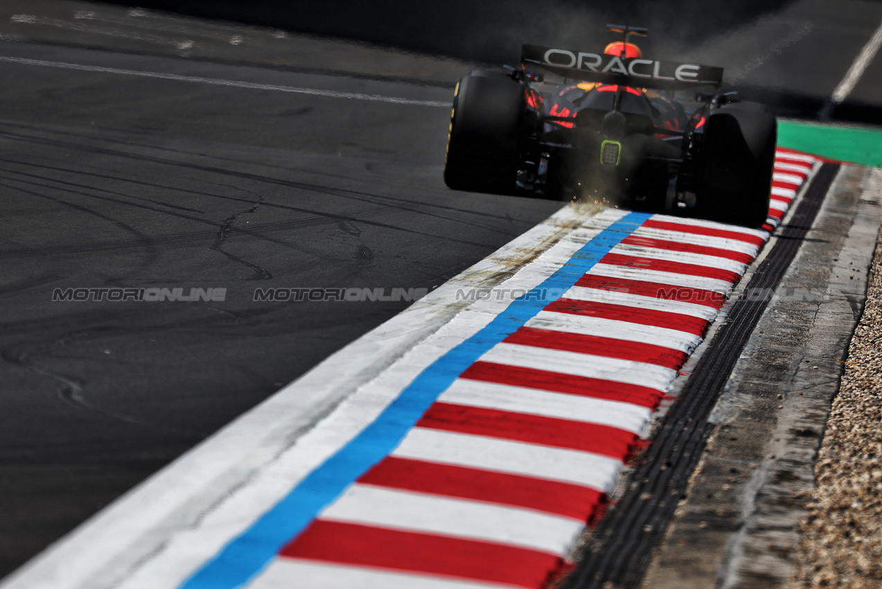 GP CINA, Max Verstappen (NLD) Red Bull Racing RB21.

21.03.2025. Formula 1 World Championship, Rd 2, Chinese Grand Prix, Shanghai, China, Sprint Qualifiche Day.

- www.xpbimages.com, EMail: requests@xpbimages.com © Copyright: Moy / XPB Images