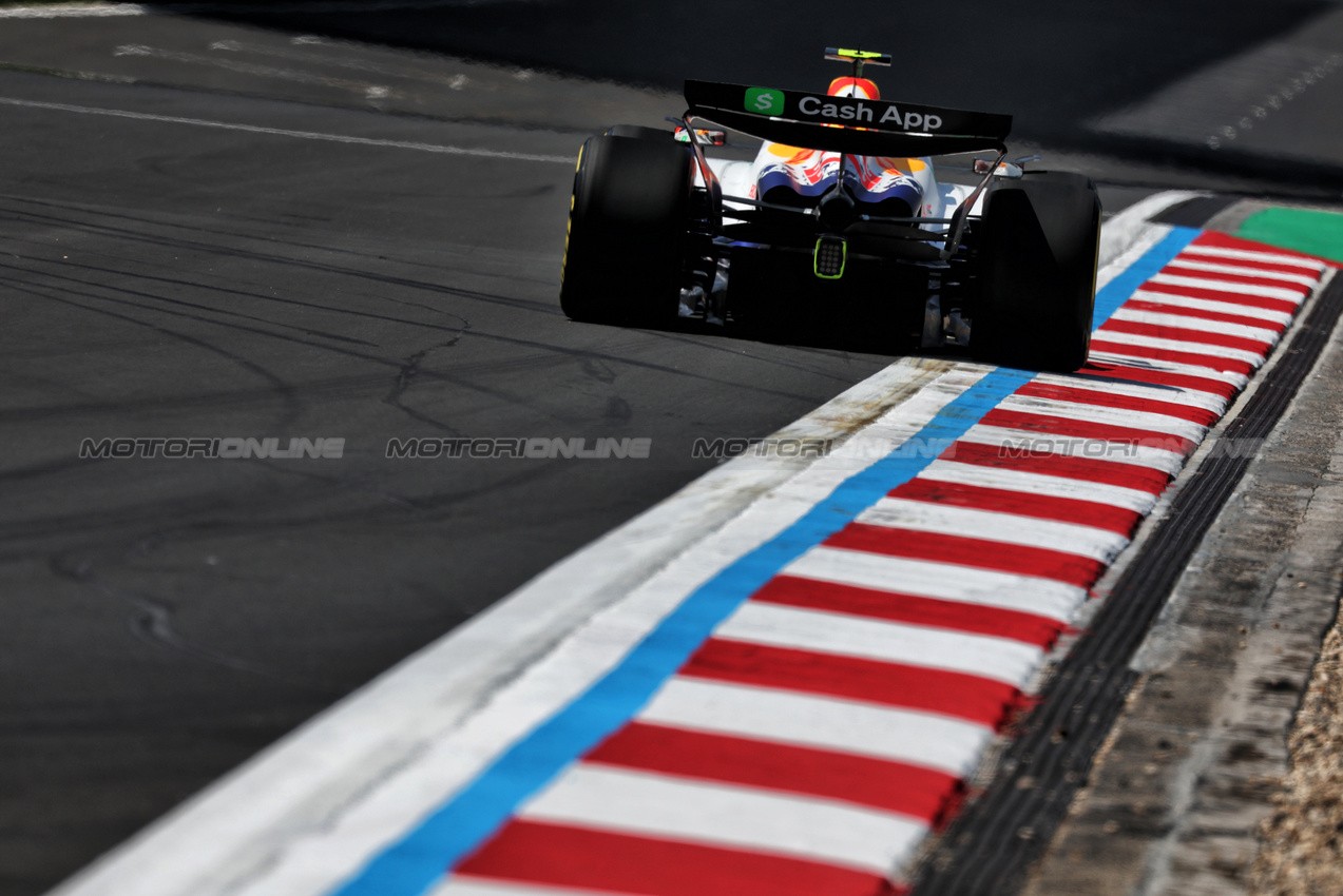 GP CINA, Yuki Tsunoda (JPN) Racing Bulls VCARB 02.

21.03.2025. Formula 1 World Championship, Rd 2, Chinese Grand Prix, Shanghai, China, Sprint Qualifiche Day.

- www.xpbimages.com, EMail: requests@xpbimages.com © Copyright: Moy / XPB Images