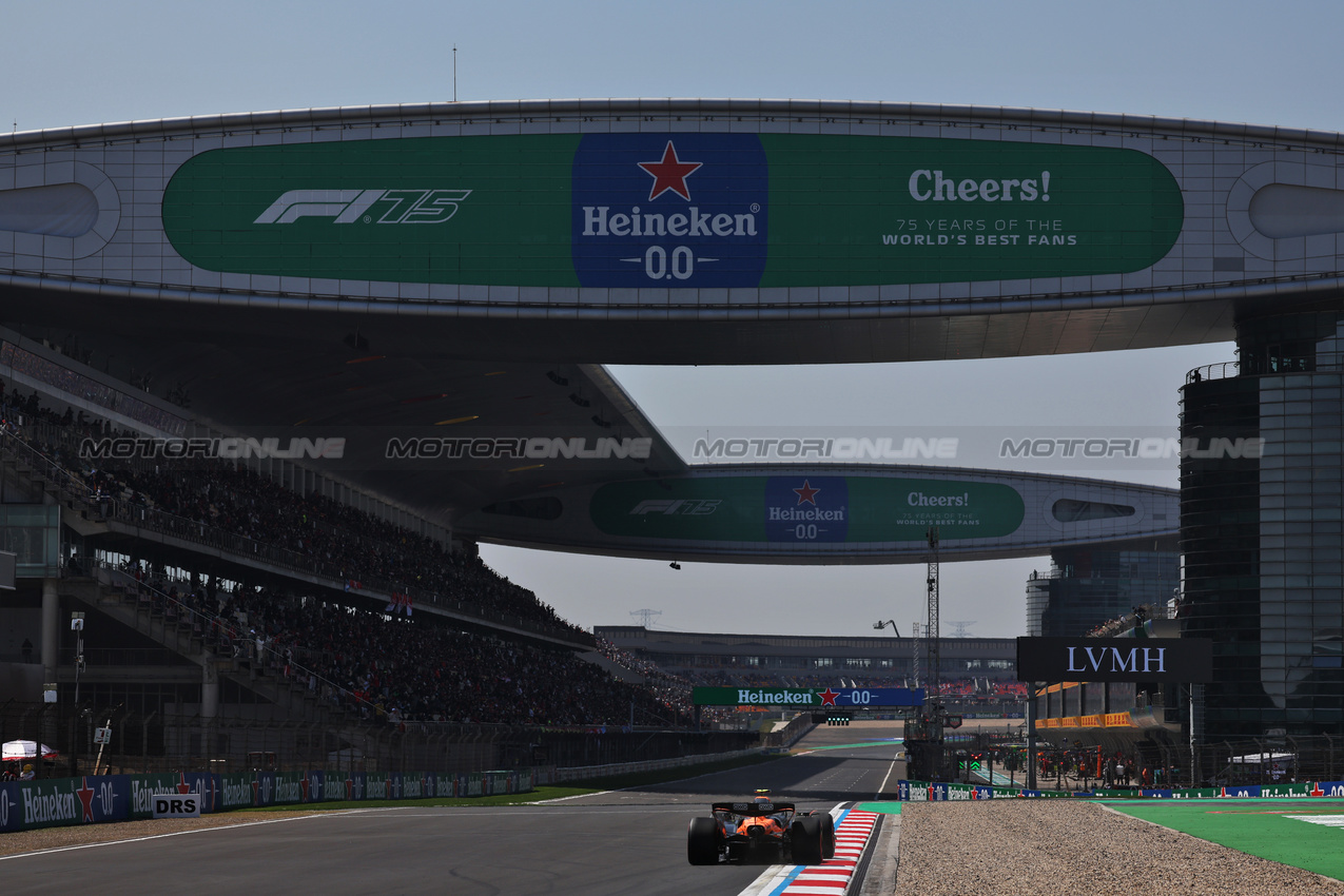 GP CINA, Lando Norris (GBR) McLaren MCL39.

21.03.2025. Formula 1 World Championship, Rd 2, Chinese Grand Prix, Shanghai, China, Sprint Qualifiche Day.

- www.xpbimages.com, EMail: requests@xpbimages.com © Copyright: Moy / XPB Images