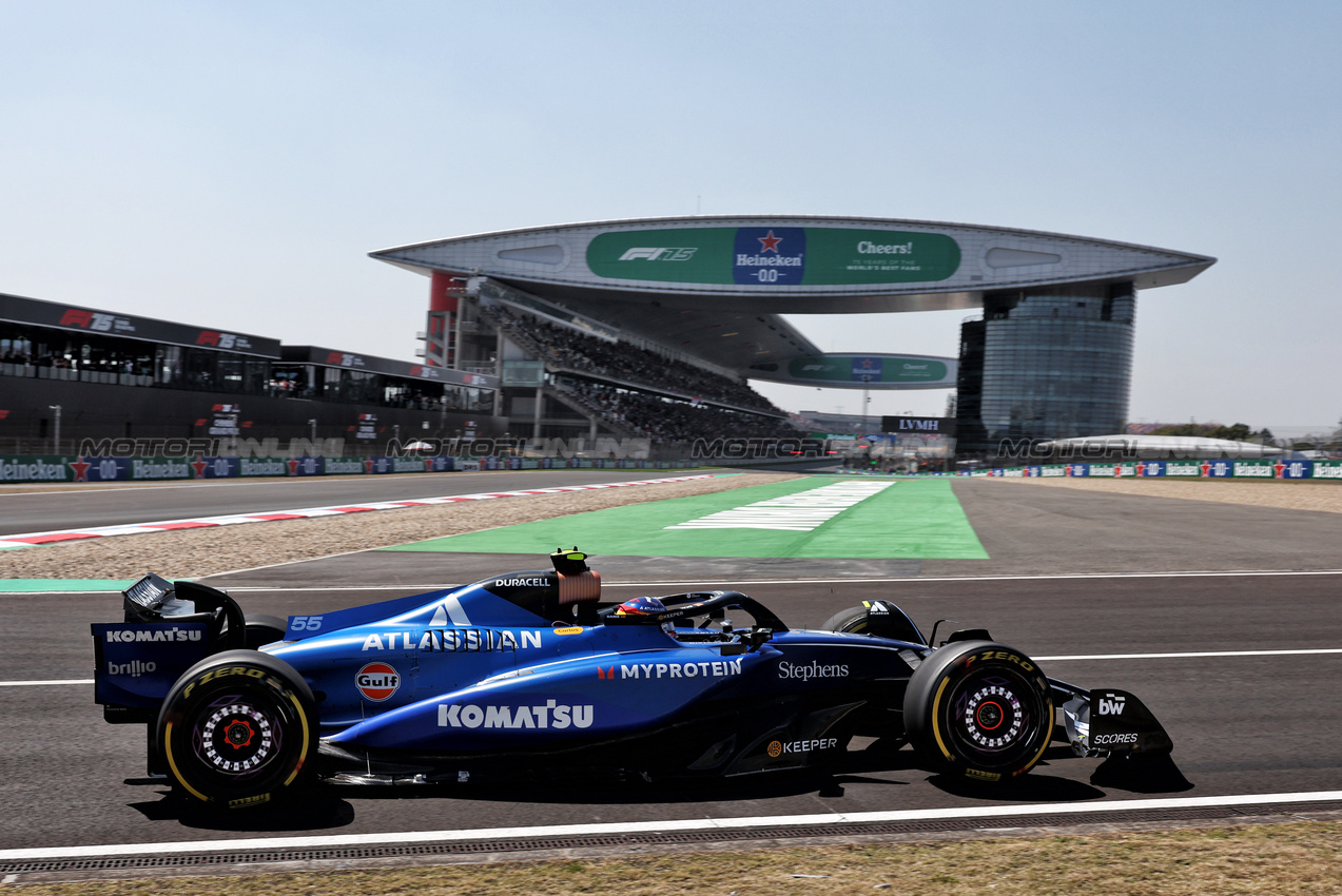 GP CINA, Carlos Sainz (ESP) Atlassian Williams Racing FW46.

21.03.2025. Formula 1 World Championship, Rd 2, Chinese Grand Prix, Shanghai, China, Sprint Qualifiche Day.

- www.xpbimages.com, EMail: requests@xpbimages.com © Copyright: Moy / XPB Images