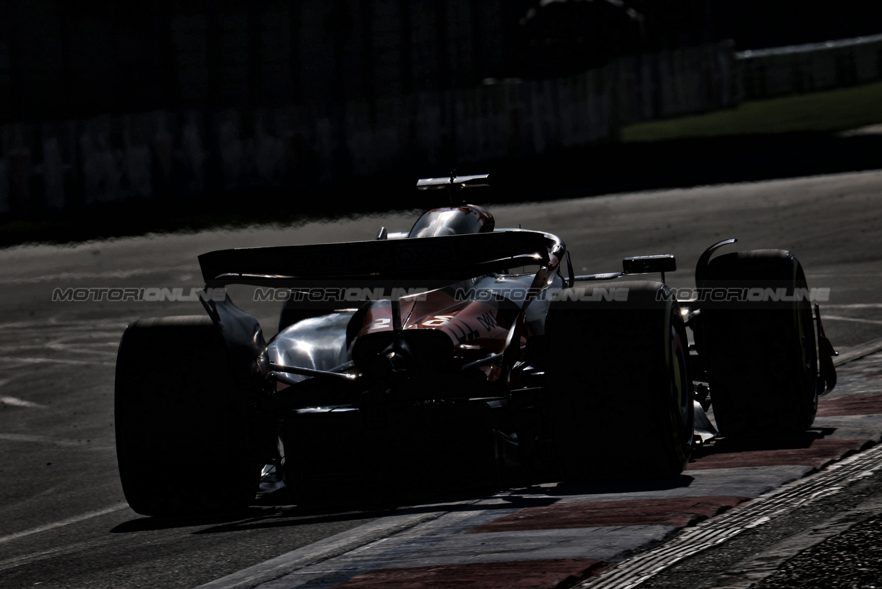 GP CINA, Oscar Piastri (AUS) McLaren MCL39.

21.03.2025. Formula 1 World Championship, Rd 2, Chinese Grand Prix, Shanghai, China, Sprint Qualifiche Day.

- www.xpbimages.com, EMail: requests@xpbimages.com © Copyright: Batchelor / XPB Images
