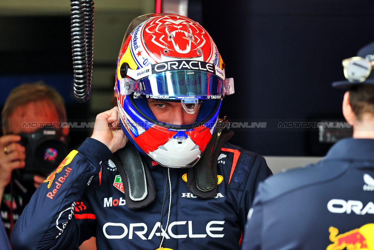 GP CINA, Max Verstappen (NLD) Red Bull Racing.

21.03.2025. Formula 1 World Championship, Rd 2, Chinese Grand Prix, Shanghai, China, Sprint Qualifiche Day.

- www.xpbimages.com, EMail: requests@xpbimages.com © Copyright: Batchelor / XPB Images