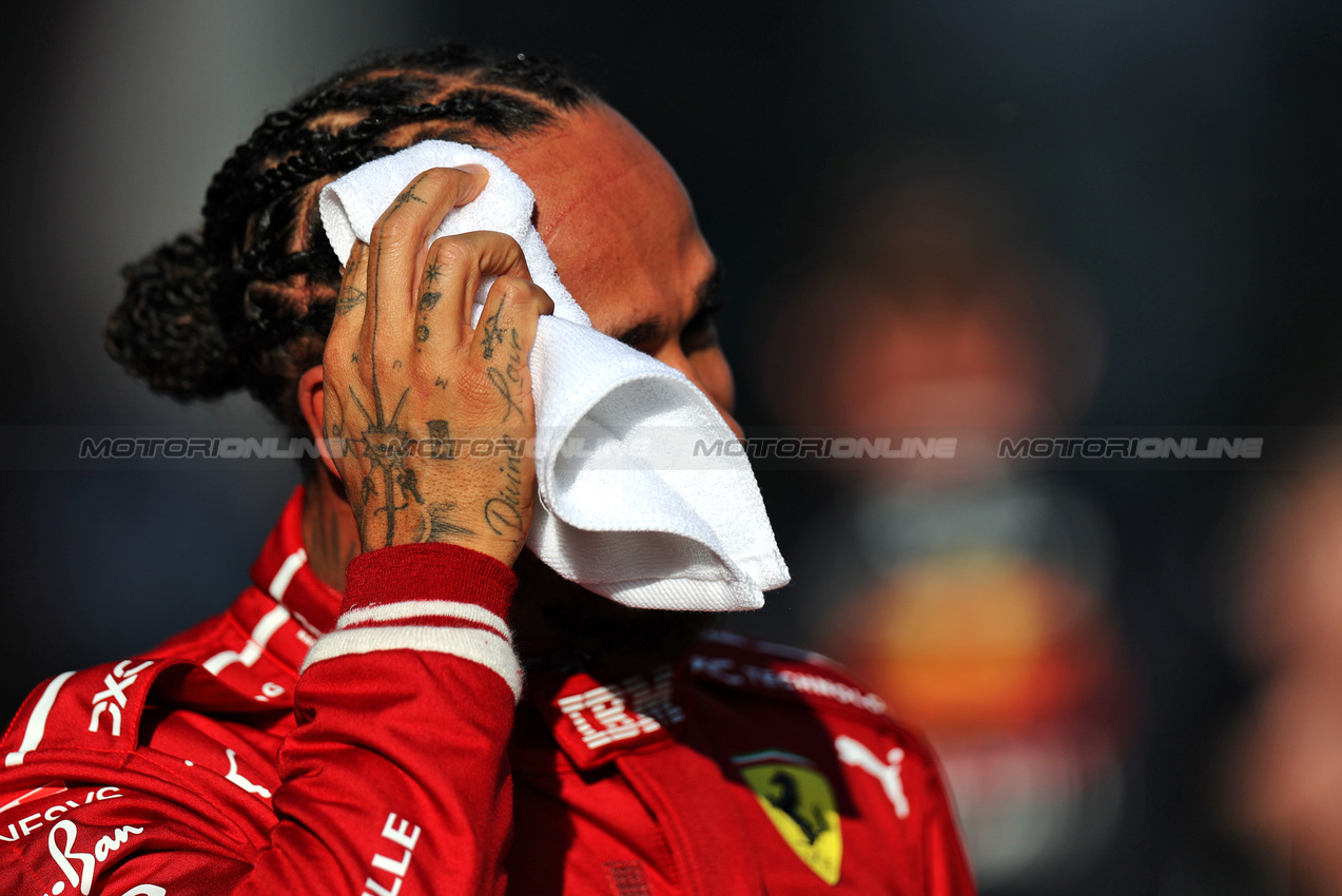 GP CINA, Pole sitter Lewis Hamilton (GBR) Ferrari in Sprint Qualifiche parc ferme.

21.03.2025. Formula 1 World Championship, Rd 2, Chinese Grand Prix, Shanghai, China, Sprint Qualifiche Day.

- www.xpbimages.com, EMail: requests@xpbimages.com © Copyright: Charniaux / XPB Images