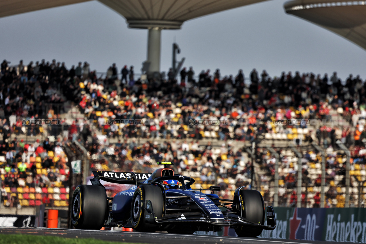 GP CINA, Carlos Sainz (ESP) Atlassian Williams Racing FW46.

21.03.2025. Formula 1 World Championship, Rd 2, Chinese Grand Prix, Shanghai, China, Sprint Qualifiche Day.

- www.xpbimages.com, EMail: requests@xpbimages.com © Copyright: Bearne / XPB Images