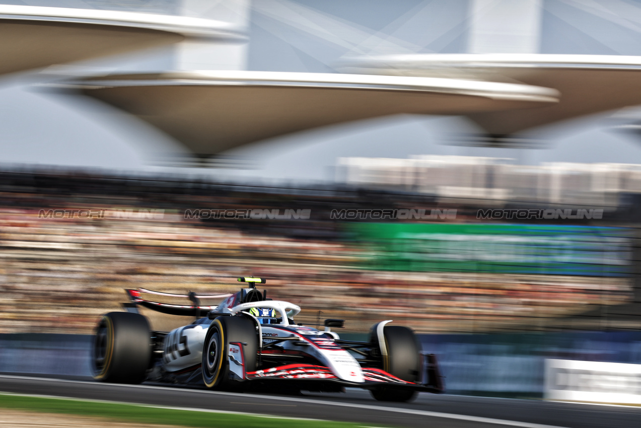 GP CINA, Oliver Bearman (GBR) Haas VF-25.

21.03.2025. Formula 1 World Championship, Rd 2, Chinese Grand Prix, Shanghai, China, Sprint Qualifiche Day.

- www.xpbimages.com, EMail: requests@xpbimages.com © Copyright: Bearne / XPB Images