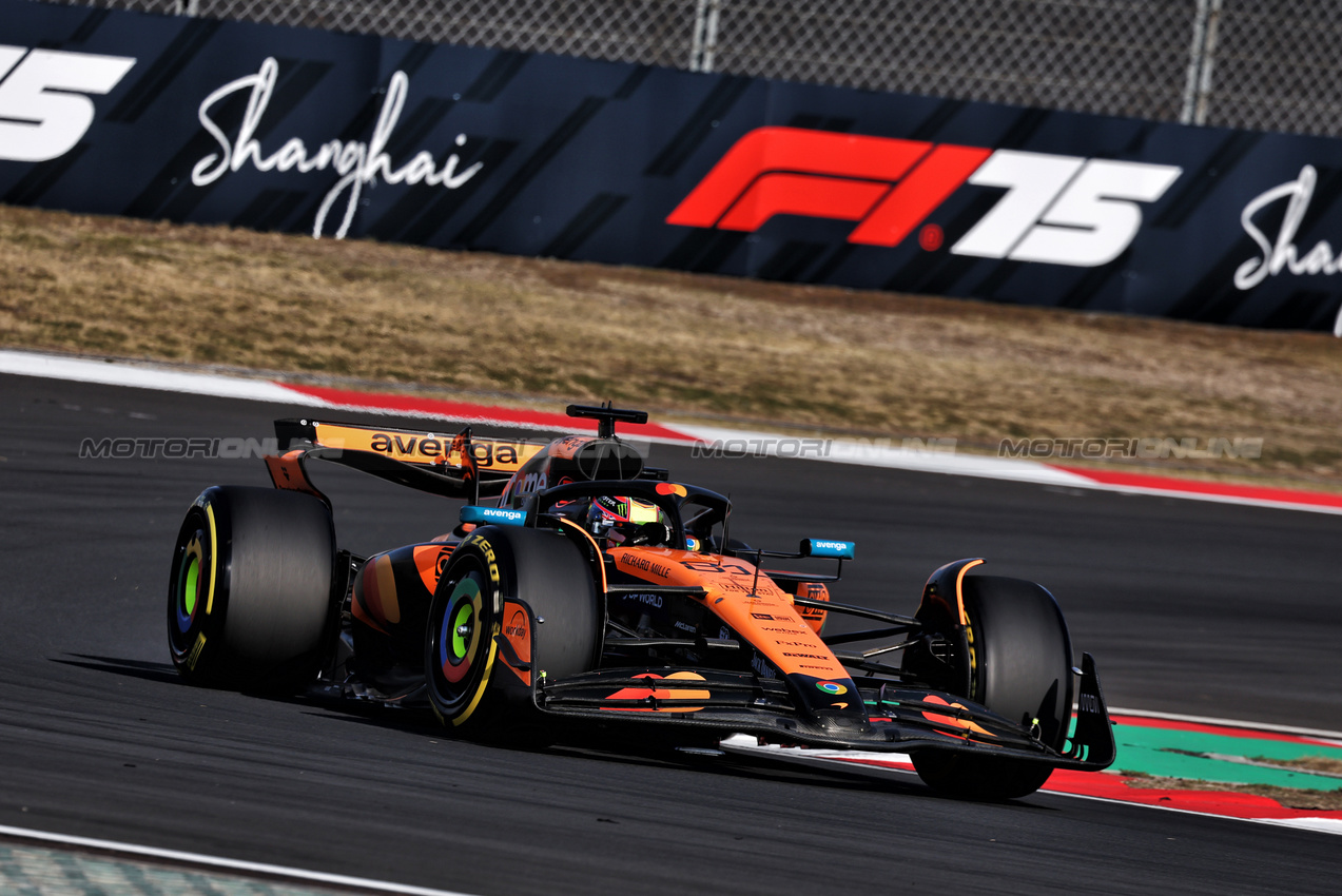 GP CINA, Oscar Piastri (AUS) McLaren MCL39.

21.03.2025. Formula 1 World Championship, Rd 2, Chinese Grand Prix, Shanghai, China, Sprint Qualifiche Day.

- www.xpbimages.com, EMail: requests@xpbimages.com © Copyright: Moy / XPB Images
