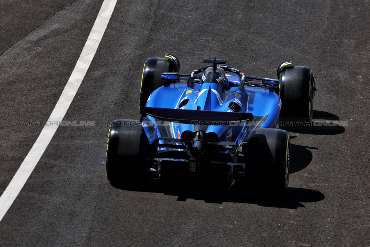 GP CINA, Alexander Albon (THA) Atlassian Williams Racing FW47 leaves the pits.

21.03.2025. Formula 1 World Championship, Rd 2, Chinese Grand Prix, Shanghai, China, Sprint Qualifiche Day.

- www.xpbimages.com, EMail: requests@xpbimages.com © Copyright: Bearne / XPB Images