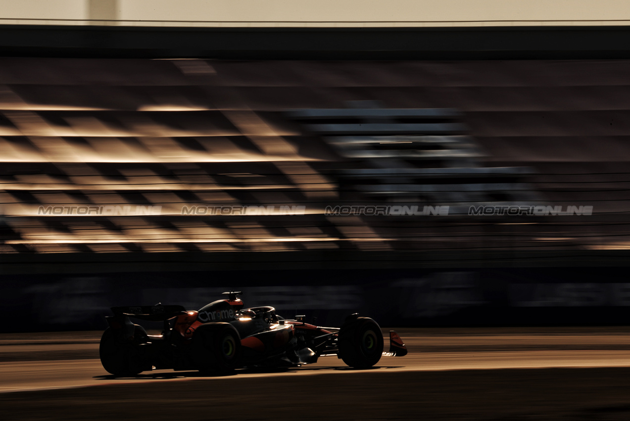 GP CINA, Oscar Piastri (AUS) McLaren MCL39.

21.03.2025. Formula 1 World Championship, Rd 2, Chinese Grand Prix, Shanghai, China, Sprint Qualifiche Day.

- www.xpbimages.com, EMail: requests@xpbimages.com © Copyright: Moy / XPB Images