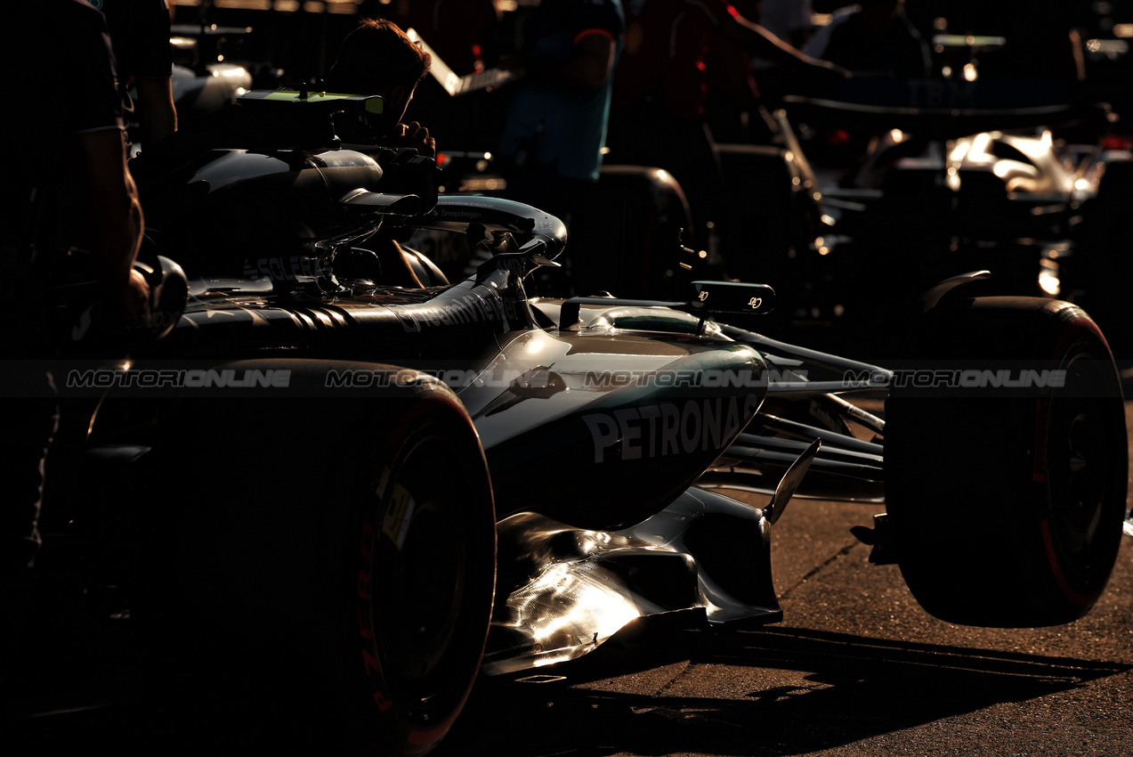 GP CINA, Andrea Kimi Antonelli (ITA) Mercedes AMG F1 W16 in parc ferme.

21.03.2025. Formula 1 World Championship, Rd 2, Chinese Grand Prix, Shanghai, China, Sprint Qualifiche Day.

- www.xpbimages.com, EMail: requests@xpbimages.com © Copyright: Moy / XPB Images