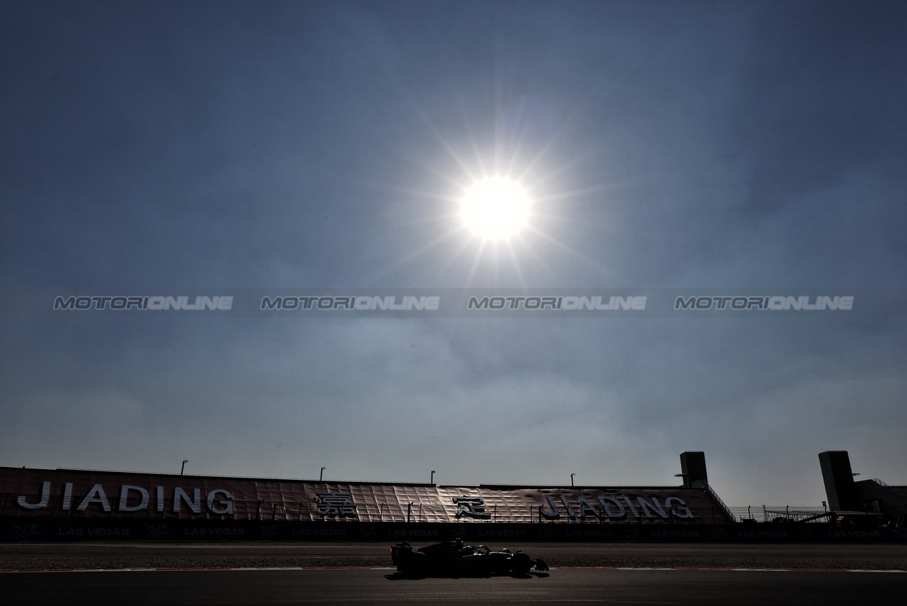 GP CINA, George Russell (GBR) Mercedes AMG F1 W16.

21.03.2025. Formula 1 World Championship, Rd 2, Chinese Grand Prix, Shanghai, China, Sprint Qualifiche Day.

- www.xpbimages.com, EMail: requests@xpbimages.com © Copyright: Moy / XPB Images