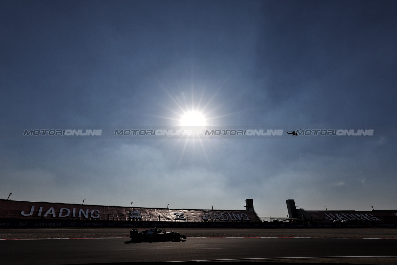 GP CINA, Charles Leclerc (MON) Ferrari SF-25.

21.03.2025. Formula 1 World Championship, Rd 2, Chinese Grand Prix, Shanghai, China, Sprint Qualifiche Day.

- www.xpbimages.com, EMail: requests@xpbimages.com © Copyright: Moy / XPB Images