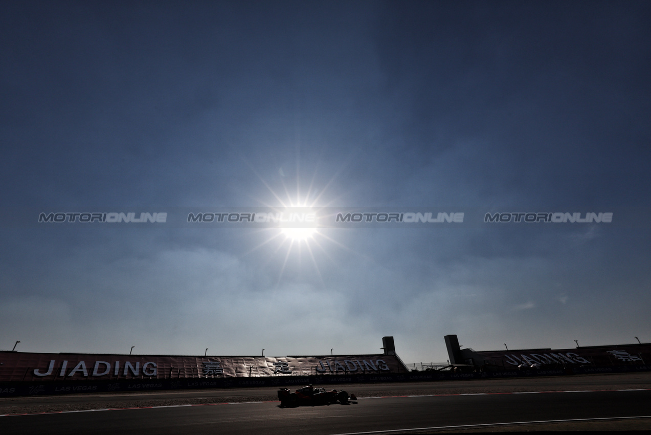 GP CINA, Lando Norris (GBR) McLaren MCL39.

21.03.2025. Formula 1 World Championship, Rd 2, Chinese Grand Prix, Shanghai, China, Sprint Qualifiche Day.

- www.xpbimages.com, EMail: requests@xpbimages.com © Copyright: Moy / XPB Images