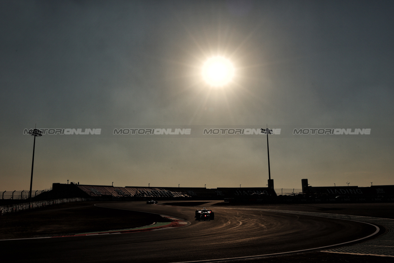GP CINA, Low light action.

21.03.2025. Formula 1 World Championship, Rd 2, Chinese Grand Prix, Shanghai, China, Sprint Qualifiche Day.

- www.xpbimages.com, EMail: requests@xpbimages.com © Copyright: Moy / XPB Images