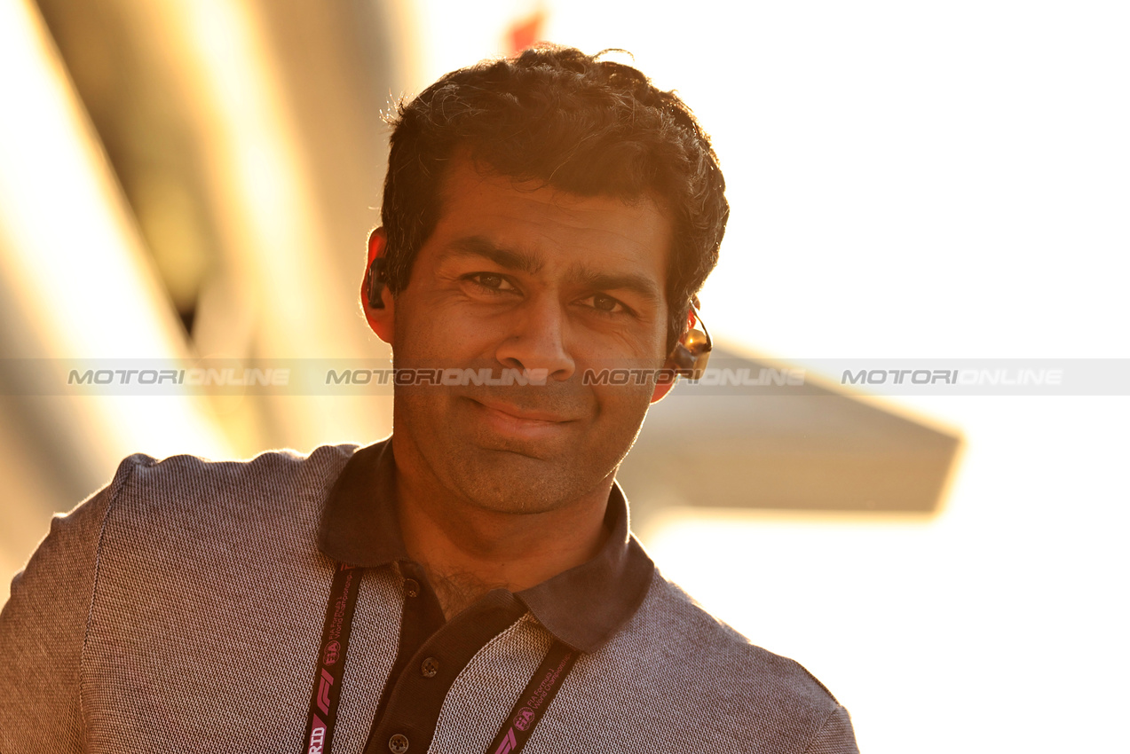 GP CINA, Karun Chandhok (IND) Sky Sports F1 Presenter.

21.03.2025. Formula 1 World Championship, Rd 2, Chinese Grand Prix, Shanghai, China, Sprint Qualifiche Day.

- www.xpbimages.com, EMail: requests@xpbimages.com © Copyright: Moy / XPB Images