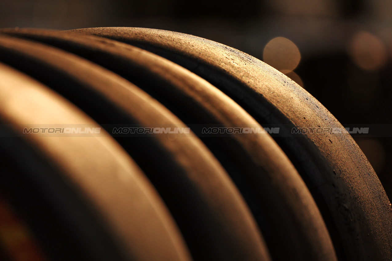 GP CINA, Paddock Atmosfera - Pirelli tyres.

21.03.2025. Formula 1 World Championship, Rd 2, Chinese Grand Prix, Shanghai, China, Sprint Qualifiche Day.

- www.xpbimages.com, EMail: requests@xpbimages.com © Copyright: Moy / XPB Images