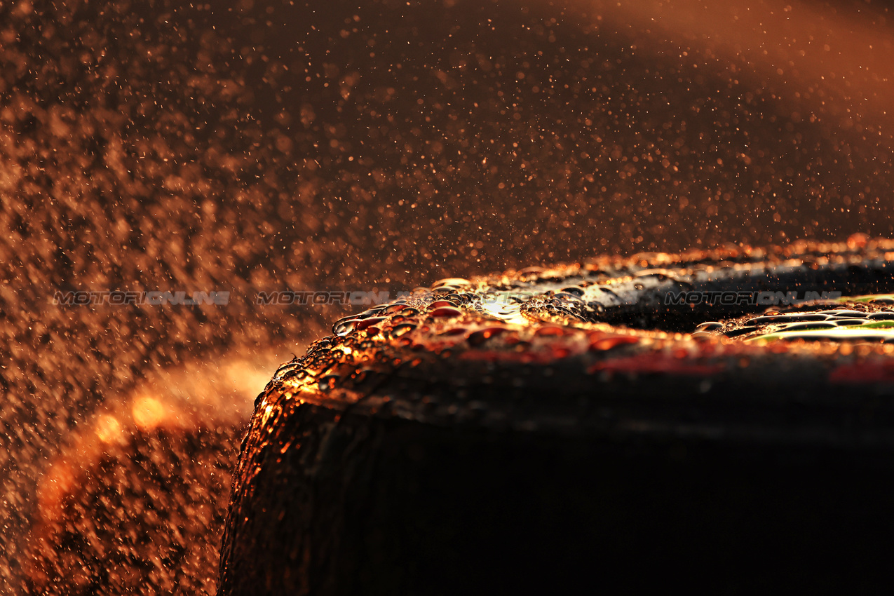 GP CINA, Paddock Atmosfera - Pirelli tyres being sprayed clean with water.

21.03.2025. Formula 1 World Championship, Rd 2, Chinese Grand Prix, Shanghai, China, Sprint Qualifiche Day.

- www.xpbimages.com, EMail: requests@xpbimages.com © Copyright: Moy / XPB Images