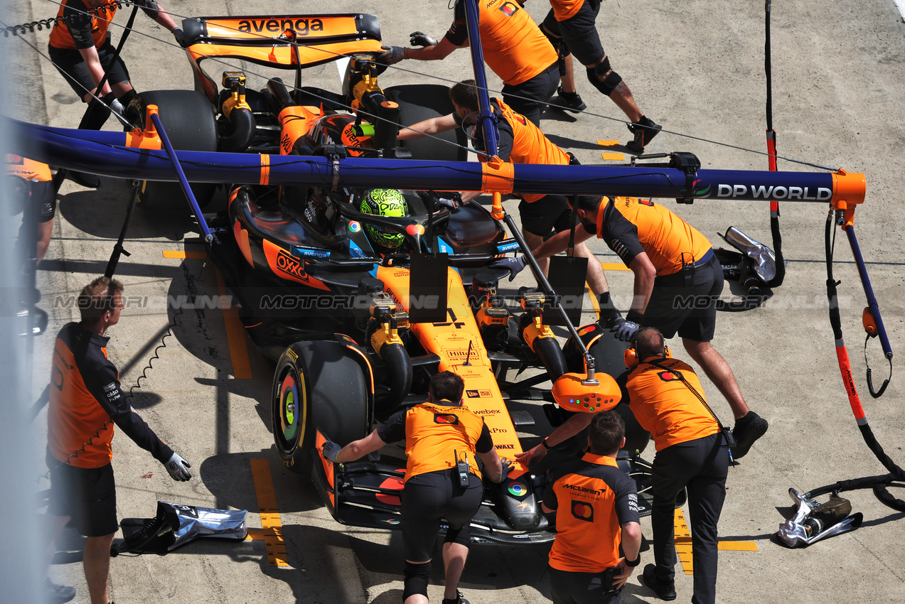 GP CINA, Lando Norris (GBR) McLaren MCL39.

21.03.2025. Formula 1 World Championship, Rd 2, Chinese Grand Prix, Shanghai, China, Sprint Qualifiche Day.

- www.xpbimages.com, EMail: requests@xpbimages.com © Copyright: Bearne / XPB Images