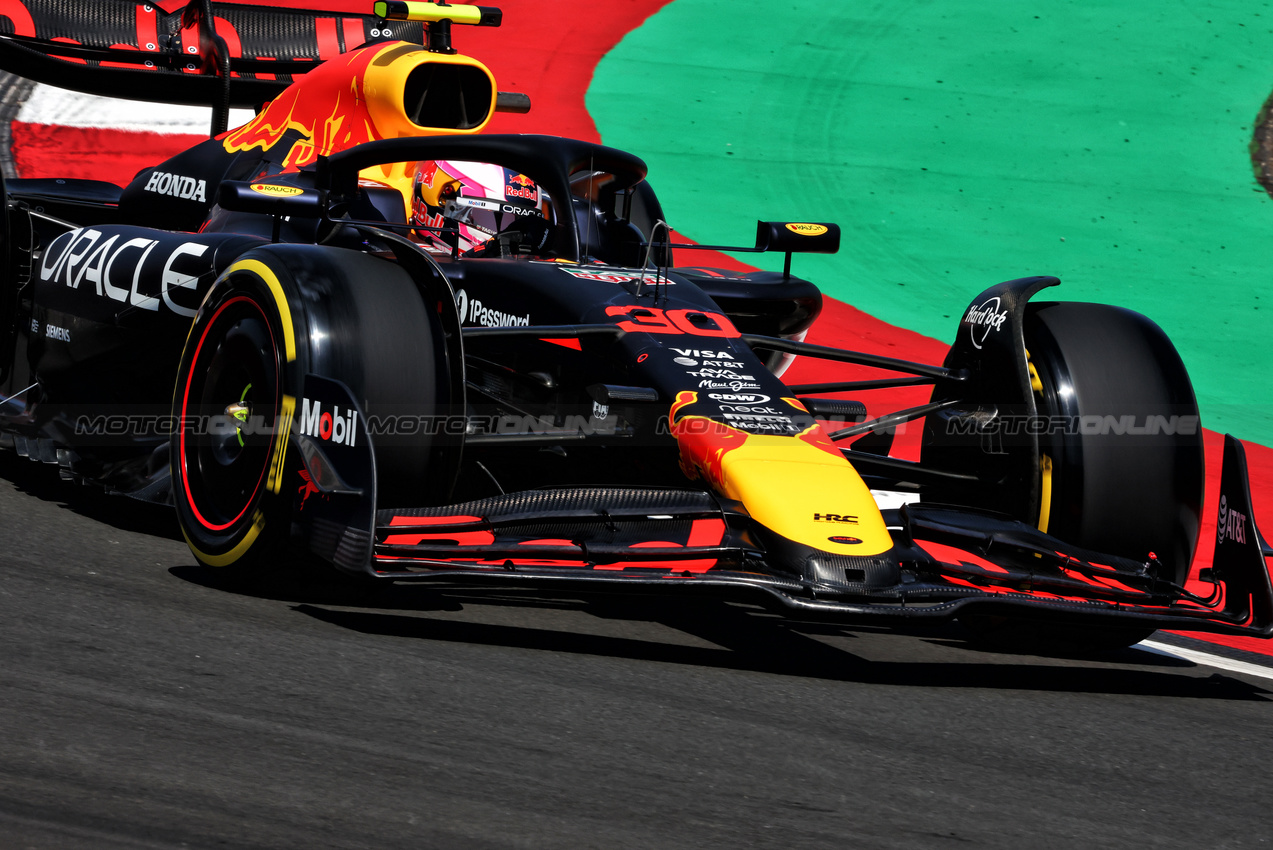 GP CINA, Liam Lawson (NZL) Red Bull Racing RB21.

21.03.2025. Formula 1 World Championship, Rd 2, Chinese Grand Prix, Shanghai, China, Sprint Qualifiche Day.

- www.xpbimages.com, EMail: requests@xpbimages.com © Copyright: Charniaux / XPB Images