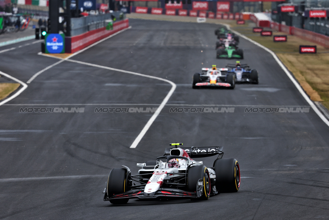 GP GIAPPONE, Yuki Tsunoda (JPN) Red Bull Racing RB21.

06.04.2025. Formula 1 World Championship, Rd 3, Japanese Grand Prix, Suzuka, Japan, Gara Day.

- www.xpbimages.com, EMail: requests@xpbimages.com © Copyright: Batchelor / XPB Images