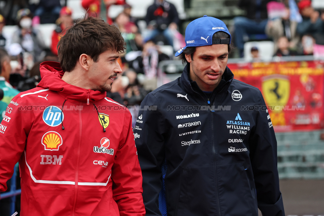 GP GIAPPONE, Charles Leclerc (FRA), Ferrari e Carlos Sainz Jr (ESP), Atlassian Williams Racing 
06.04.2025. Formula 1 World Championship, Rd 3, Japanese Grand Prix, Suzuka, Japan, Gara Day.
- www.xpbimages.com, EMail: requests@xpbimages.com © Copyright: Charniaux / XPB Images
