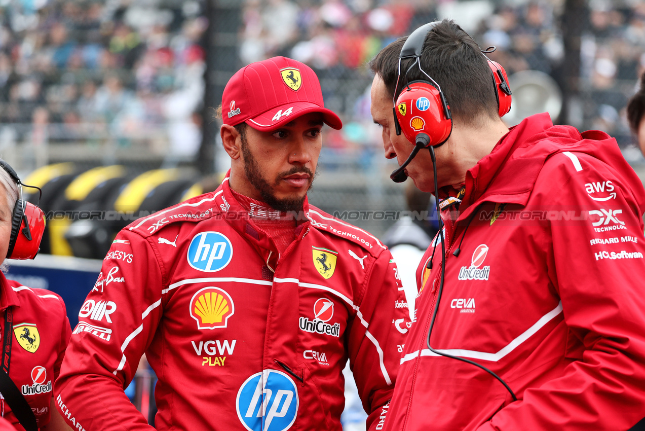 GP GIAPPONE, (L to R): Lewis Hamilton (GBR) Ferrari with Riccardo Adami (ITA) Ferrari Gara Engineer on the grid.

06.04.2025. Formula 1 World Championship, Rd 3, Japanese Grand Prix, Suzuka, Japan, Gara Day.

- www.xpbimages.com, EMail: requests@xpbimages.com © Copyright: Moy / XPB Images