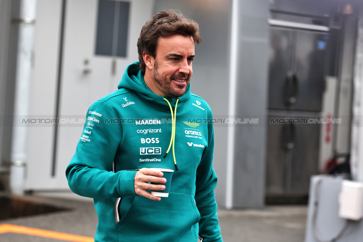 GP GIAPPONE, Fernando Alonso (ESP) Aston Martin F1 Team.

06.04.2025. Formula 1 World Championship, Rd 3, Japanese Grand Prix, Suzuka, Japan, Gara Day.

- www.xpbimages.com, EMail: requests@xpbimages.com © Copyright: Moy / XPB Images
