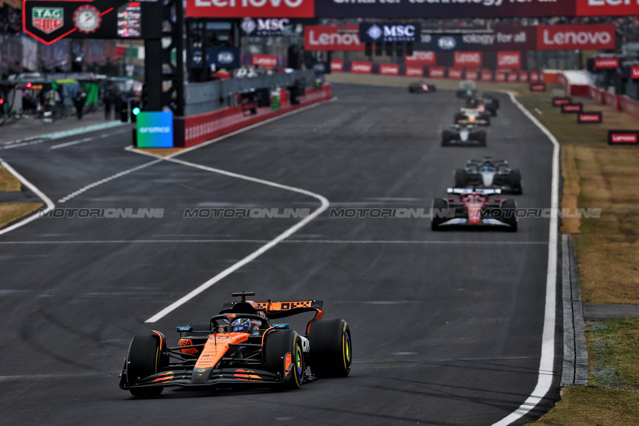 GP GIAPPONE, Oscar Piastri (AUS) McLaren MCL39.

06.04.2025. Formula 1 World Championship, Rd 3, Japanese Grand Prix, Suzuka, Japan, Gara Day.

- www.xpbimages.com, EMail: requests@xpbimages.com © Copyright: Batchelor / XPB Images