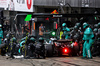 GP GIAPPONE, George Russell (GBR) Mercedes AMG F1 W16 makes a pit stop.

06.04.2025. Formula 1 World Championship, Rd 3, Japanese Grand Prix, Suzuka, Japan, Gara Day.

- www.xpbimages.com, EMail: requests@xpbimages.com © Copyright: Batchelor / XPB Images