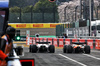 GP GIAPPONE, Max Verstappen (NLD) Red Bull Racing RB21 e Lando Norris (GBR) McLaren MCL39 leave the pits.

06.04.2025. Formula 1 World Championship, Rd 3, Japanese Grand Prix, Suzuka, Japan, Gara Day.

- www.xpbimages.com, EMail: requests@xpbimages.com © Copyright: Batchelor / XPB Images