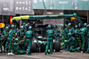 GP GIAPPONE, Lance Stroll (CDN) Aston Martin F1 Team AMR25 makes a pit stop.

06.04.2025. Formula 1 World Championship, Rd 3, Japanese Grand Prix, Suzuka, Japan, Gara Day.

- www.xpbimages.com, EMail: requests@xpbimages.com © Copyright: Batchelor / XPB Images