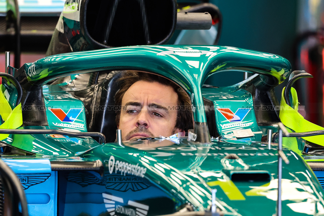 GP GIAPPONE, Fernando Alonso (ESP), Aston Martin Racing 
03.04.2025. Formula 1 World Championship, Rd 3, Japanese Grand Prix, Suzuka, Japan, Preparation Day.
- www.xpbimages.com, EMail: requests@xpbimages.com © Copyright: Charniaux / XPB Images
