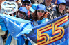 GP GIAPPONE, Circuit Atmosfera - Carlos Sainz (ESP) Atlassian Williams Racing fans in the pits.

03.04.2025. Formula 1 World Championship, Rd 3, Japanese Grand Prix, Suzuka, Japan, Preparation Day.

- www.xpbimages.com, EMail: requests@xpbimages.com © Copyright: Moy / XPB Images