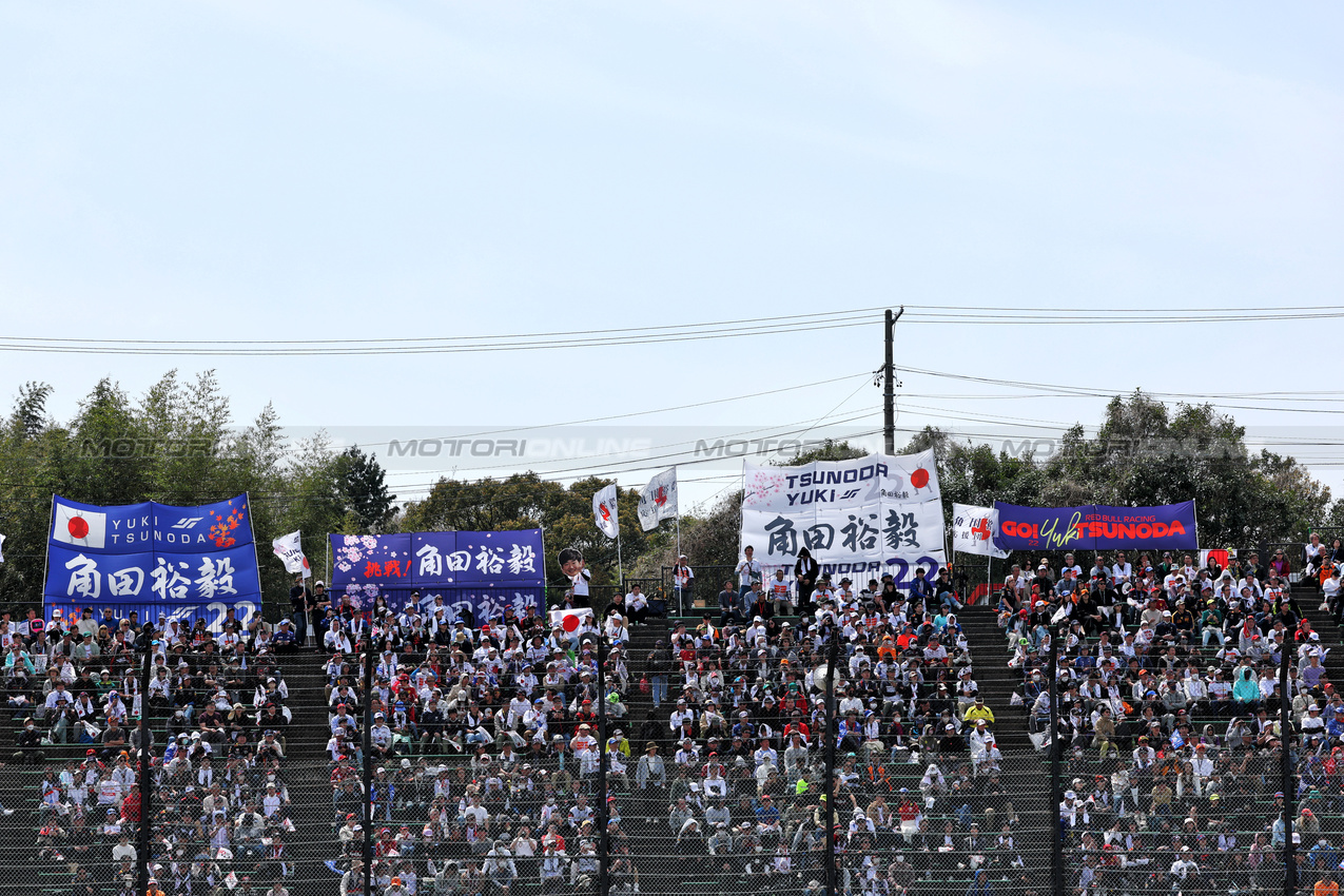 GP GIAPPONE, Circuit Atmosfera - fans in the grandstand.

05.04.2025. Formula 1 World Championship, Rd 3, Japanese Grand Prix, Suzuka, Japan, Qualifiche Day.

- www.xpbimages.com, EMail: requests@xpbimages.com © Copyright: Batchelor / XPB Images