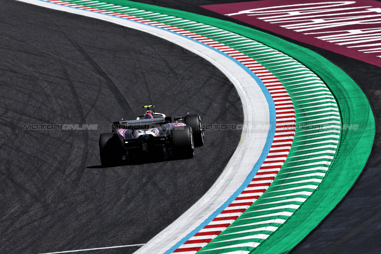 GP GIAPPONE, Oliver Bearman (GBR) Haas VF-25.

05.04.2025. Formula 1 World Championship, Rd 3, Japanese Grand Prix, Suzuka, Japan, Qualifiche Day.

- www.xpbimages.com, EMail: requests@xpbimages.com © Copyright: Moy / XPB Images