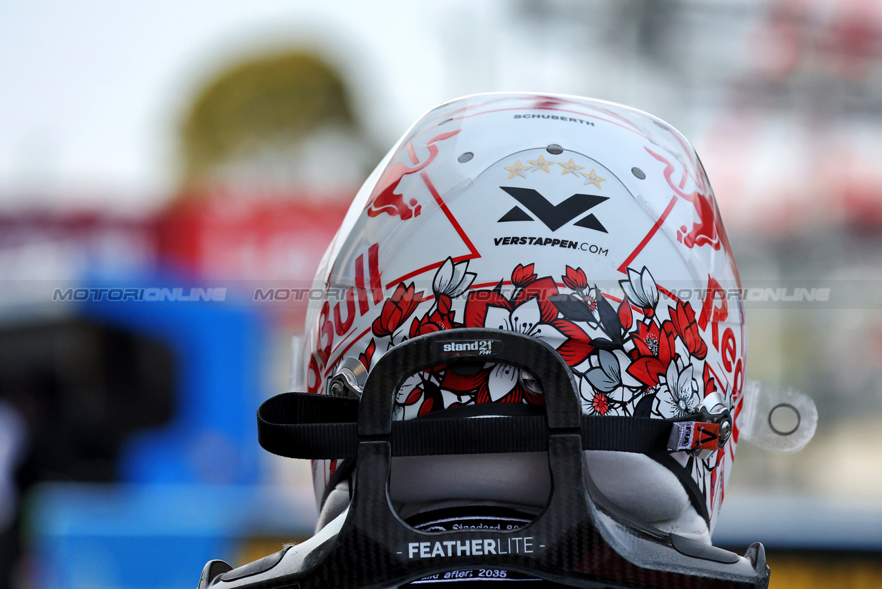 GP GIAPPONE, Max Verstappen (NLD) Red Bull Racing in qualifying parc ferme.

05.04.2025. Formula 1 World Championship, Rd 3, Japanese Grand Prix, Suzuka, Japan, Qualifiche Day.

- www.xpbimages.com, EMail: requests@xpbimages.com © Copyright: Charniaux / XPB Images