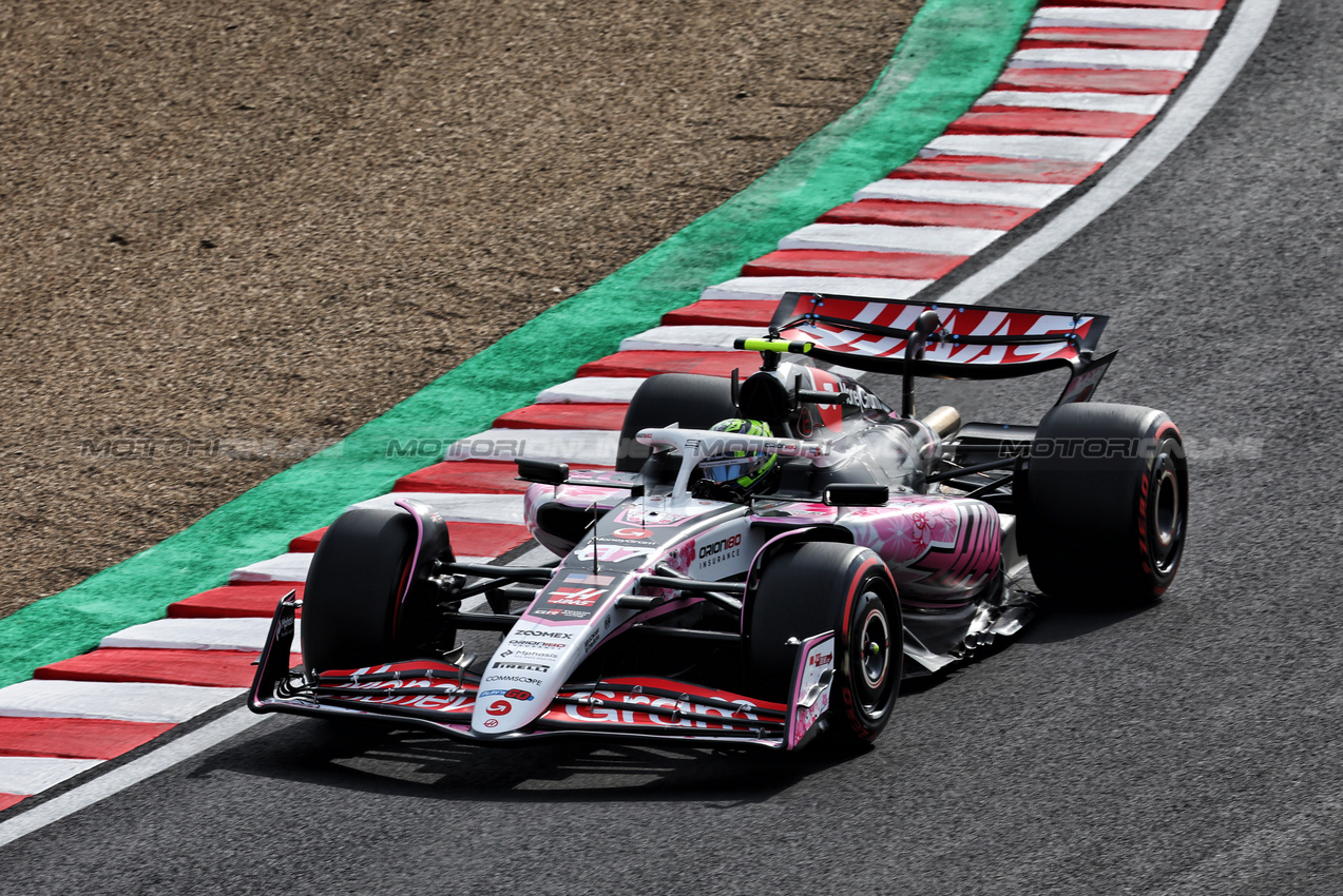 GP GIAPPONE, Oliver Bearman (GBR) Haas VF-25.

05.04.2025. Formula 1 World Championship, Rd 3, Japanese Grand Prix, Suzuka, Japan, Qualifiche Day.

- www.xpbimages.com, EMail: requests@xpbimages.com © Copyright: Moy / XPB Images
