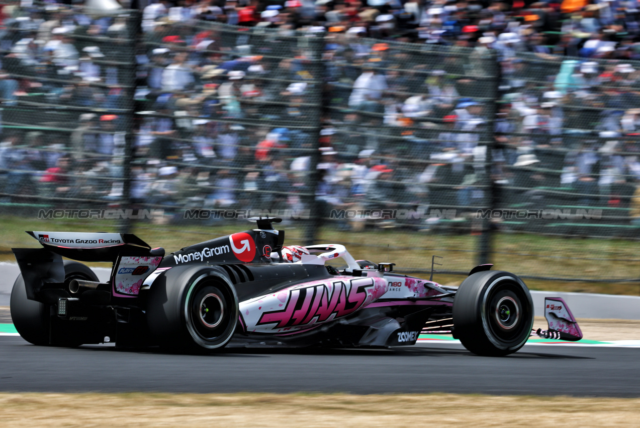 GP GIAPPONE, Esteban Ocon (FRA) Haas VF-25.

05.04.2025. Formula 1 World Championship, Rd 3, Japanese Grand Prix, Suzuka, Japan, Qualifiche Day.

- www.xpbimages.com, EMail: requests@xpbimages.com © Copyright: Batchelor / XPB Images