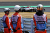 GP GIAPPONE, Marshals watch Yuki Tsunoda (JPN) Red Bull Racing RB21.

05.04.2025. Formula 1 World Championship, Rd 3, Japanese Grand Prix, Suzuka, Japan, Qualifiche Day.

- www.xpbimages.com, EMail: requests@xpbimages.com © Copyright: Batchelor / XPB Images
